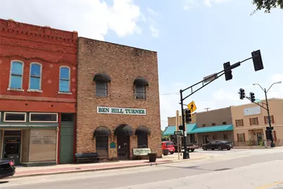 2 E Chambers Street, Cleburne, TX 76031 - Photo 12