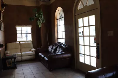 2 E Chambers Street, Cleburne, TX 76031 - Photo 6