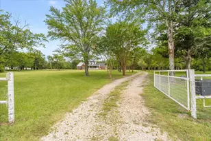 10495 Holly Creek Rd, Terrell, TX 75160 - Photo 4