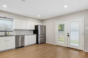 54 Legend Rd, Benbrook, TX 76132 - Photo 14