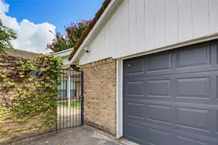 54 Legend Rd, Benbrook, TX 76132 - Photo 2