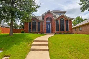 923 Kathryn Dr, Lewisville, TX 75067 - Photo 1