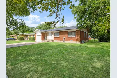 706 N Carrier Parkway, Grand Prairie, TX 75050 - Photo 2