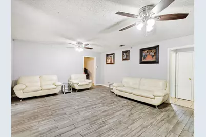 706 N Carrier Parkway, Grand Prairie, TX 75050 - Photo 10