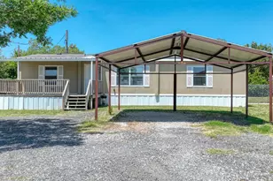 18531 Doubletree Dr, Justin, TX 76247 - Photo 2