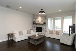 4637 Seabiscuit St, Carrollton, TX 75010 - Photo 8