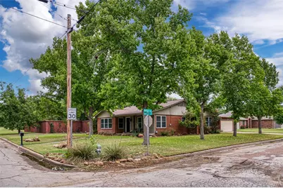 1202 NW 4th Avenue, Mineral Wells, TX 76067 - Photo 2