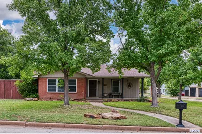 1202 NW 4th Avenue, Mineral Wells, TX 76067 - Photo 1