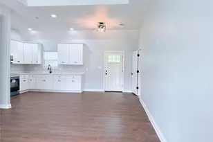 449 Cypress St, Pittsburg, TX 75686 - Photo 8