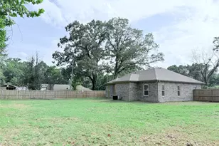 449 Cypress St, Pittsburg, TX 75686 - Photo 6