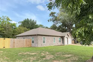 449 Cypress St, Pittsburg, TX 75686 - Photo 4