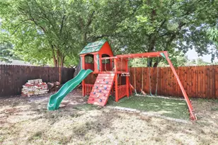 6921 Windy Hill Rd, Forest Hill, TX 76140 - Photo 10