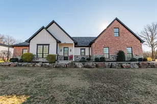 101 Lakeview Trl, Mabank, TX 75147 - Photo 1