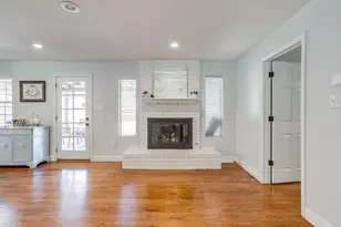 10023 Shadyview Dr, Dallas, TX 75238 - Photo 18