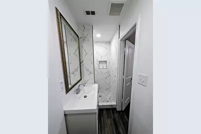 1706 Henderson Court, Irving, TX 75061 - Photo 2