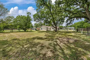 117 N Oak St, Lacy Lakeview, TX 76705 - Photo 34