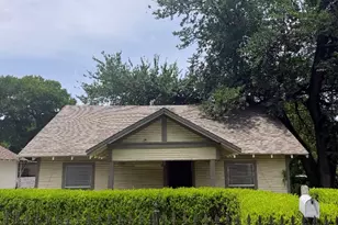 1007 W Clarendon Dr, Dallas, TX 75208 - Photo 1