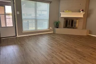 22 E Townhouse Ln, Grand Prairie, TX 75052 - Photo 8