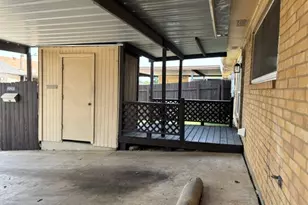 22 E Townhouse Ln, Grand Prairie, TX 75052 - Photo 34