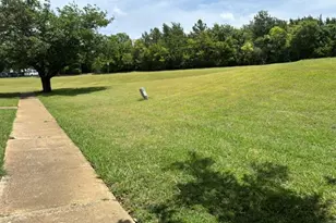 22 E Townhouse Ln, Grand Prairie, TX 75052 - Photo 4