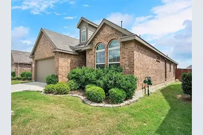 2208 Jonathan Creek Drive, Little Elm, TX 75068 - Photo 2