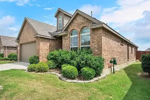 2208 Jonathan Creek Dr, Little Elm, TX 75068 - Photo 2