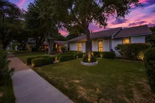 8633 Baumgarten Dr, Dallas, TX 75228 - Photo 2