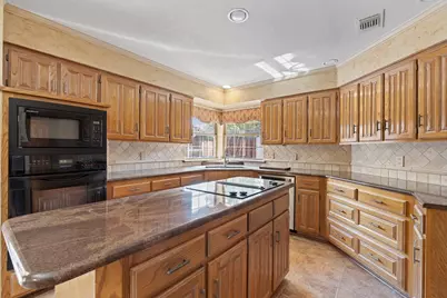 1208 Oriental Avenue, Arlington, TX 76011 - Photo 22