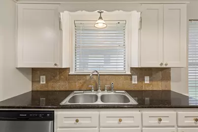 5600 Lake Highlands Drive, Waco, TX 76710 - Photo 8