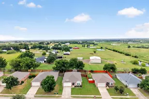 1218 Feather Crest Dr, Krum, TX 76249 - Photo 2