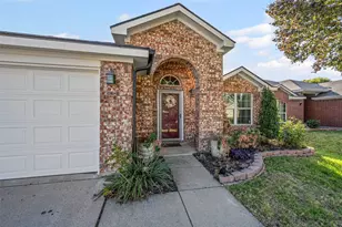 1436 Broken Spoke Ct, Fort Worth, TX 76131 - Photo 2