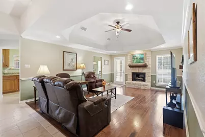 109 Crestwood Lane, Springtown, TX 76082 - Photo 4