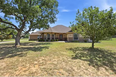 109 Crestwood Lane, Springtown, TX 76082 - Photo 2