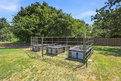 109 Crestwood Lane, Springtown, TX 76082 - Photo 30