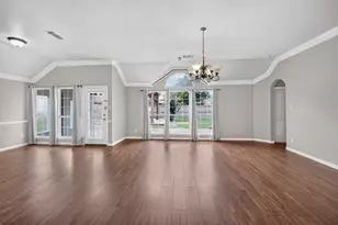 2848 Gillespie Ln, Grand Prairie, TX 75052 - Photo 16