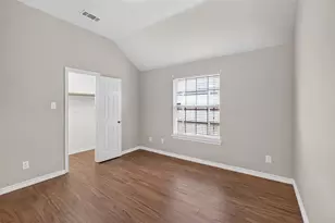 2848 Gillespie Ln, Grand Prairie, TX 75052 - Photo 20