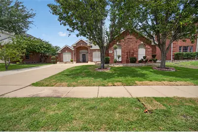2848 Gillespie Lane, Grand Prairie, TX 75052 - Photo 2