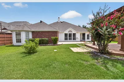 2848 Gillespie Lane, Grand Prairie, TX 75052 - Photo 32