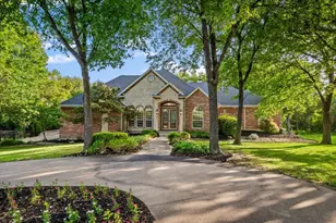 2643 Creekwood Dr, Cedar Hill, TX 75104 - Photo 2