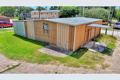 105 W Highway 82, Nocona, TX 76255 - Photo 12