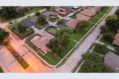 800 Brownfield Drive, Mesquite, TX 75150 - Photo 2