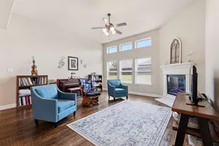 212 Lillian Ln, Waxahachie, TX 75165 - Photo 10
