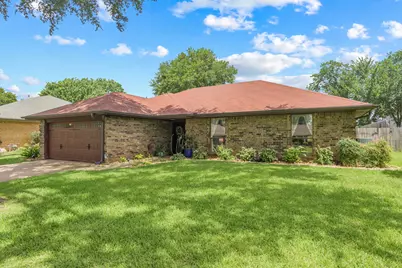 3040 Panhandle Drive, Grapevine, TX 76051 - Photo 2