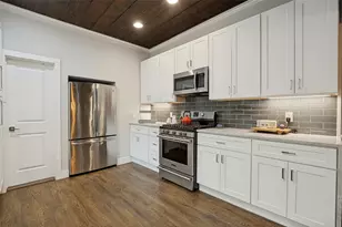 526 S Edgefield Ave, Dallas, TX 75208 - Photo 14