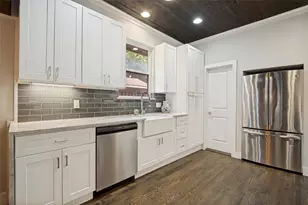526 S Edgefield Ave, Dallas, TX 75208 - Photo 12