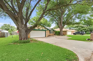 5524 Wood View St, North Richland Hills, TX 76180 - Photo 2