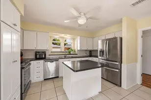 5524 Wood View St, North Richland Hills, TX 76180 - Photo 10