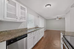 433 Solitude Dr, Garland, TX 75043 - Photo 14