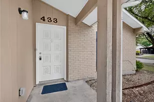 433 Solitude Dr, Garland, TX 75043 - Photo 4