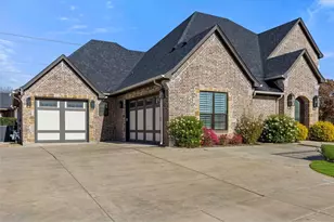 1001 Quarry Ct, Granbury, TX 76048 - Photo 2